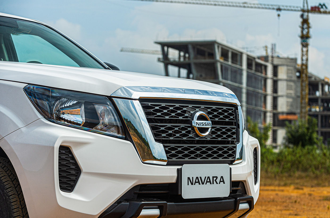 Nissan Navara 2.3 đã có thêm phiên bản EL dẫn động cầu sau, khởi điểm từ 699 triệu đồng