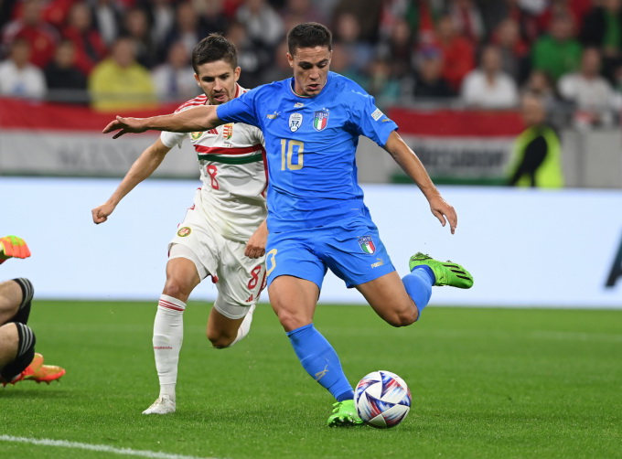 Hạ Hungary, tuyển Italia vào Bán kết giải Nations League