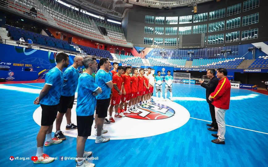 Tuyển Futsal Việt Nam được động viên tinh thần trước trận đánh lớn
