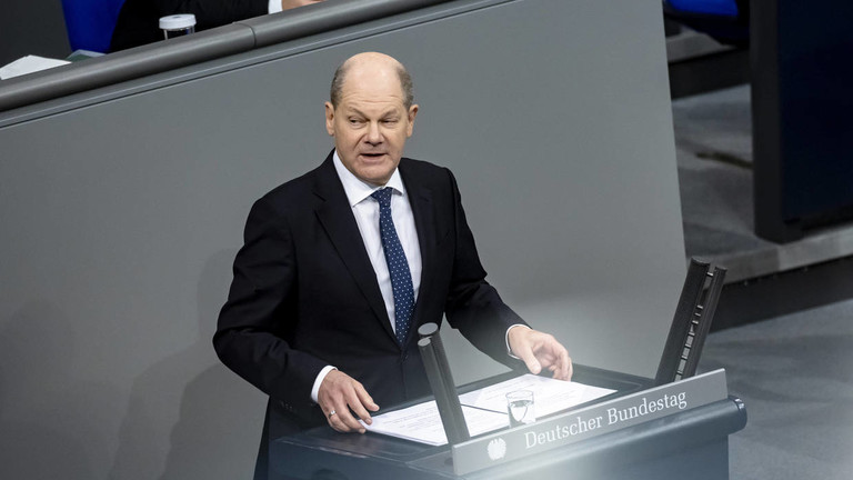 Thủ tướng Scholz: Đức có thể ban bố tình trạng khẩn cấp vì Ukraine