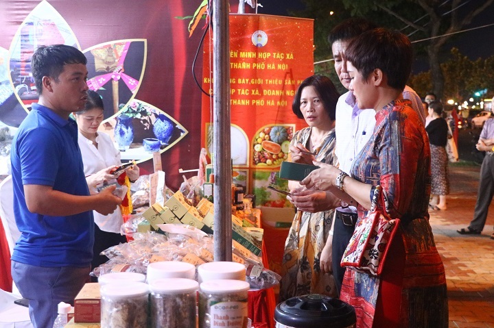 Phiên chợ sản phẩm Hợp tác xã lần I – Đà Nẵng 2023 thu hút gần 50 gian hàng tham gia