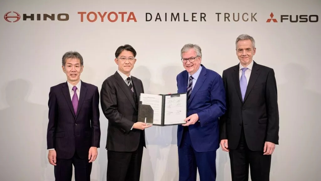 Toyota và Daimler 