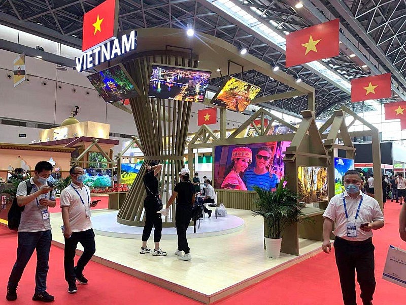 Tham gia gian hàng Việt Nam tại Hội chợ ASEAN Trung Quốc