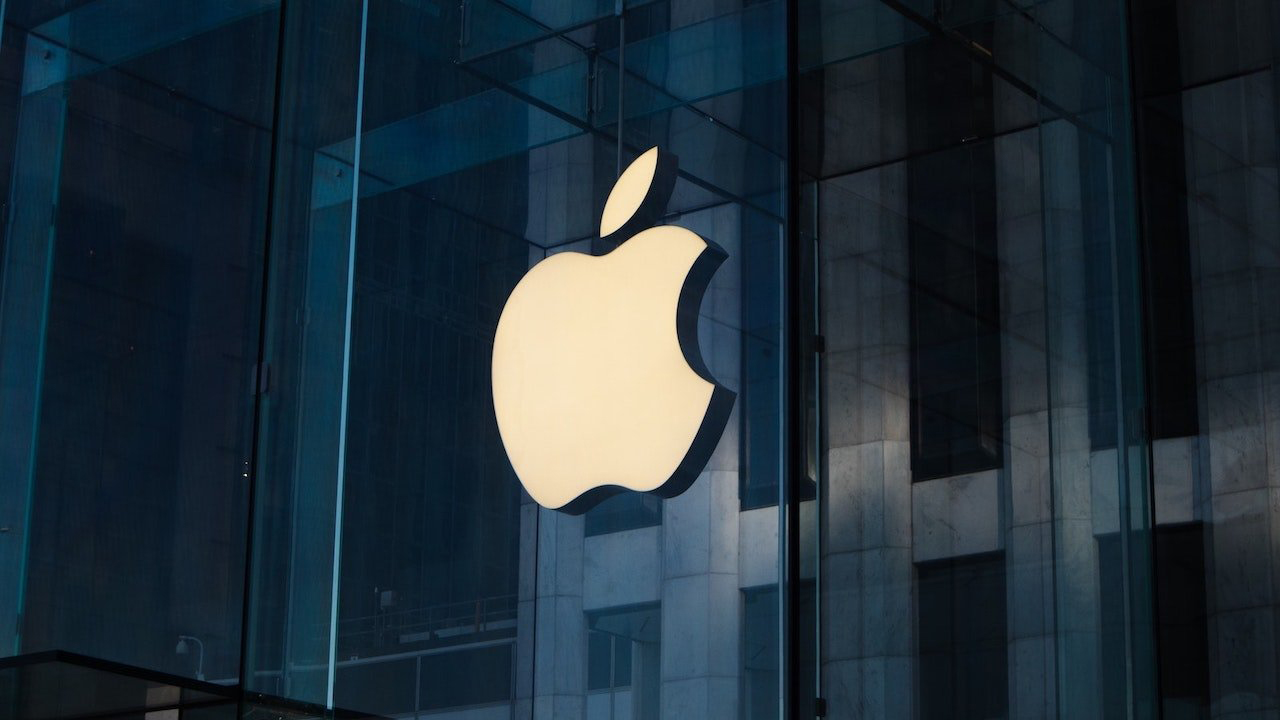 Apple tăng cường hiện diện tại Trung Quốc khi doanh số iPhone giảm