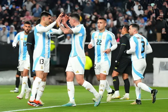 Tuyển Argentina thắng đậm mà không cần Messi