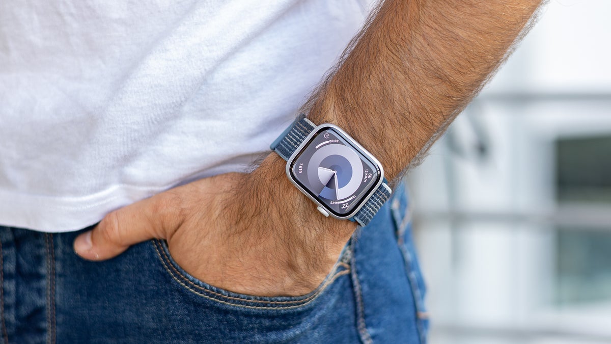 Apple có thể đang nghiên cứu chiếc Apple Watch tiếp theo mỏng hơn