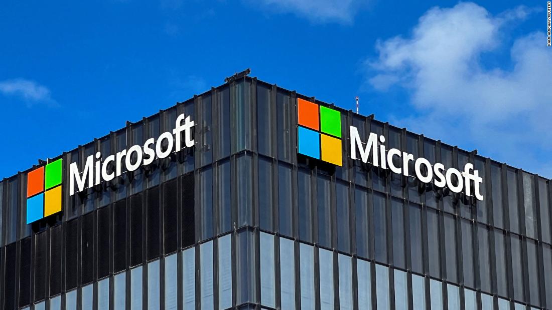 Microsoft chuyển sang đầu tư vào AI ở Trung Đông