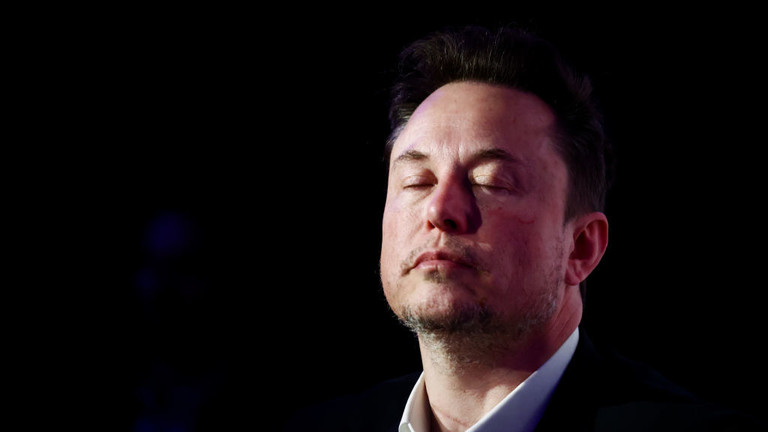 X của tỷ phú Elon Musk bất ngờ tuyên bố sẽ tuân thủ phán quyết của tòa án Brazil