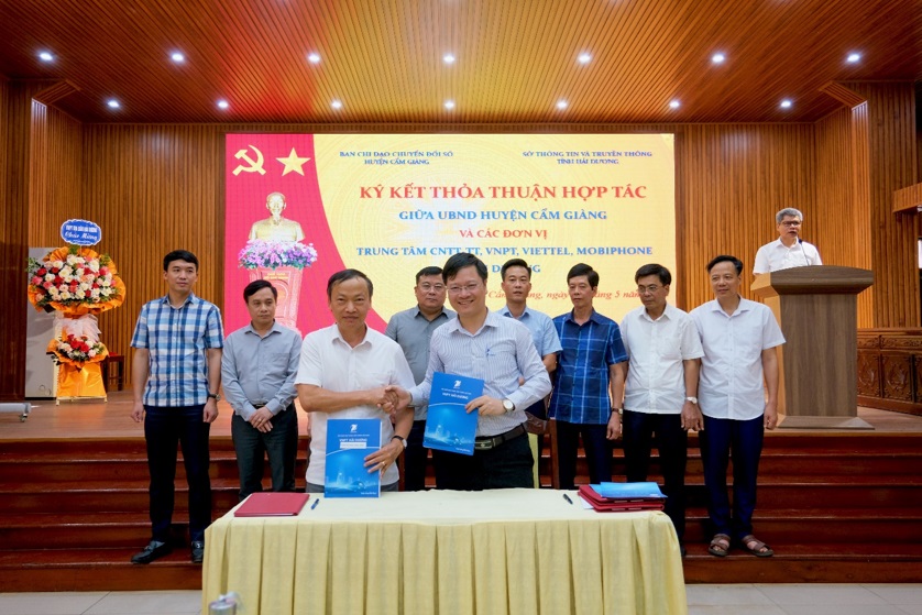 VNPT Hải Dương và UBND huyện Cẩm Giàng ký thoả thuận hợp tác về Chuyển đổi số