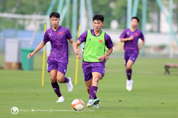 U19 Việt Nam ráo riết tập luyện chuẩn bị cho chuyến du đấu tại Trung Quốc